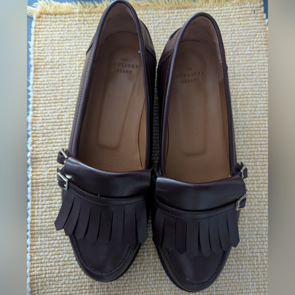 Sézane Joey Loafers In Glossy Chocolate